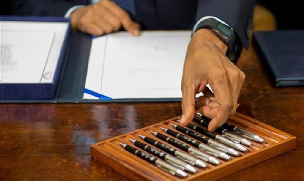 أوباما يدرس رفع حظر الأسلحة عن «عدو الولايات المتحدة»