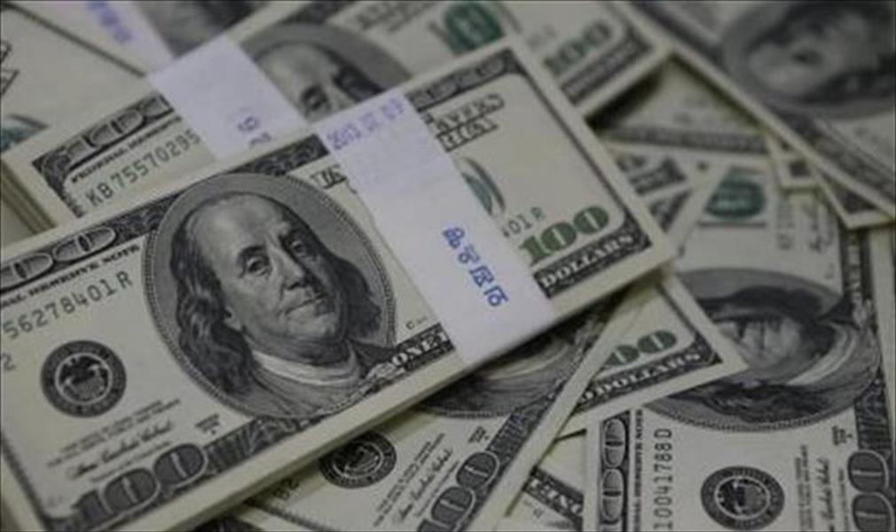 الدولار يقفز لأعلى مستوى في أسبوعين مدعوما بـ«بيانات أميركية»