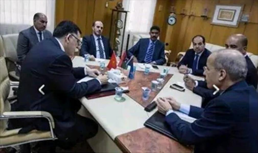 الرئاسي وليبيا المركزي يشكلان لجنة توصيات لحل الأزمات