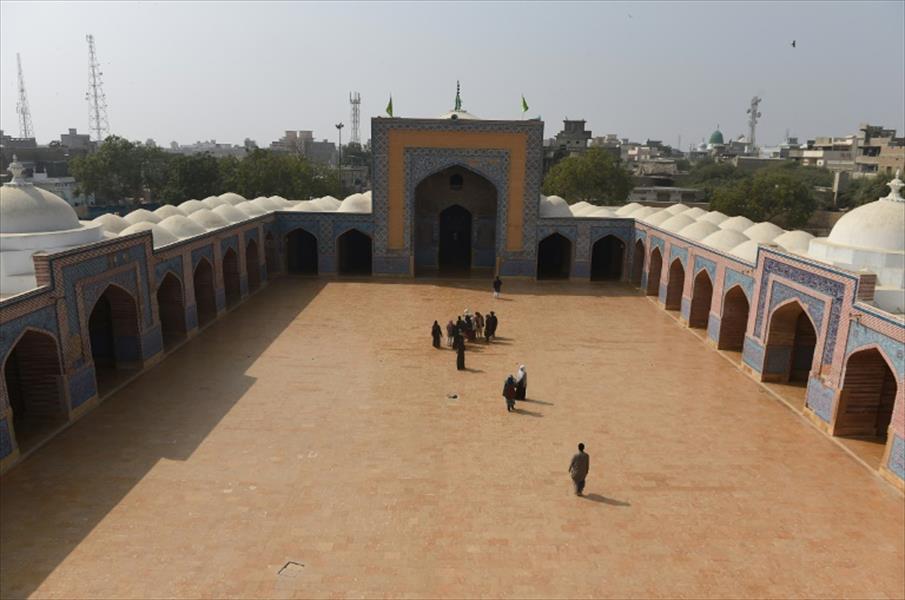 مسجد مغولي في باكستان يتداعى ببطء بسبب الاهمال