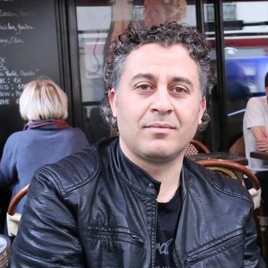 خالد عثمان لـ«الوسط»: أطالب وزارة الثقافة بدعم الفنانين الشبان (فيديو)