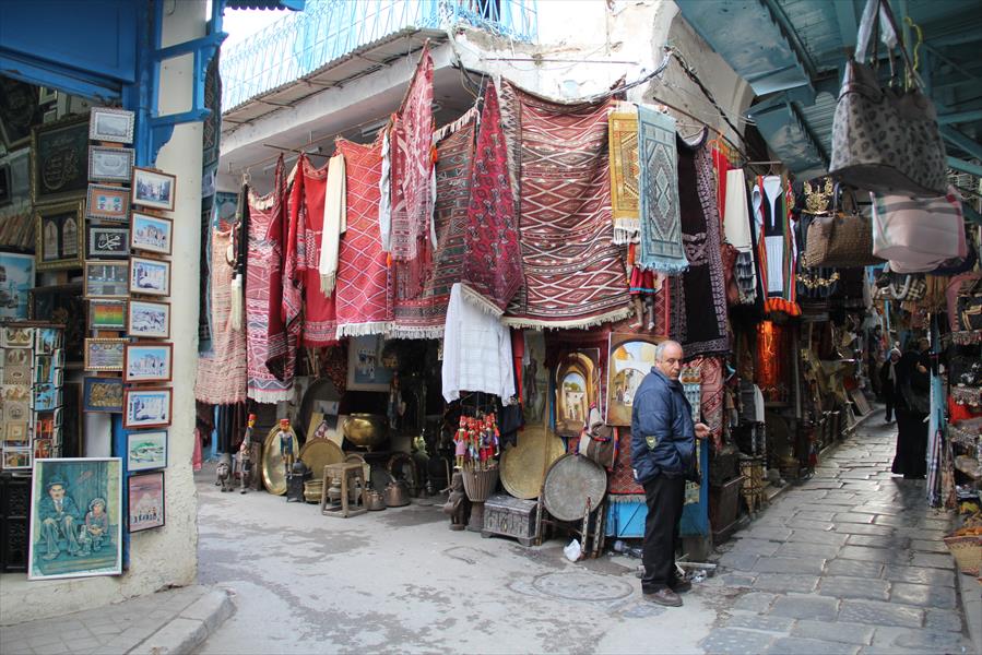 تجار العاصمة تونس يطالبون بمكافحة الباعة الجوالين