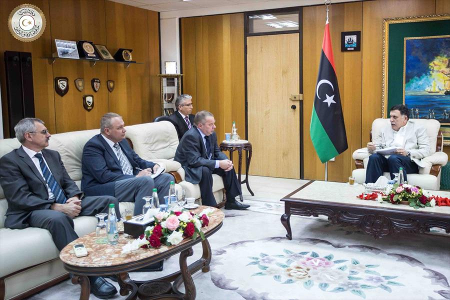 السراج يستقبل السفير الروسي لدى ليبيا في طرابلس