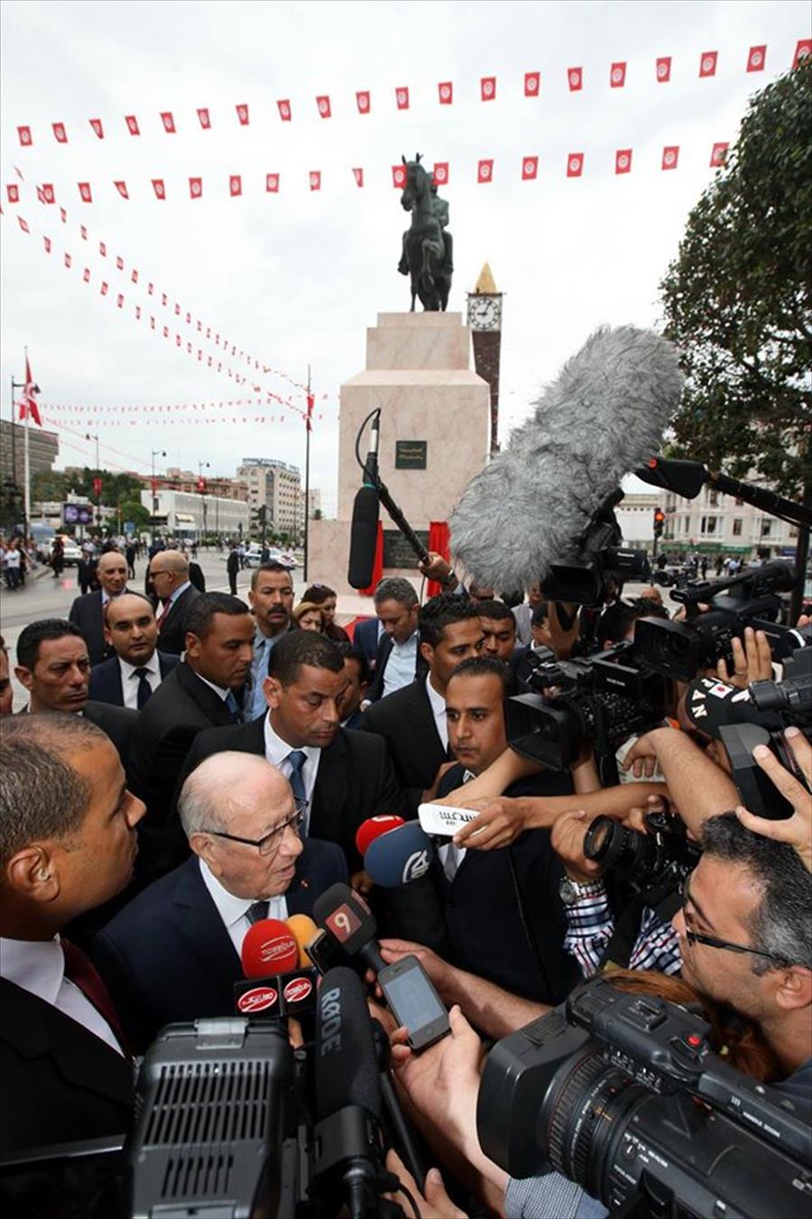 السبسي: تونس بحاجة لوحدة وطنية.. ومن يريد الاحتجاج له الحرية
