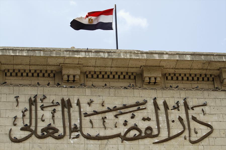 بدء محاكمة وزير سابق ورجل أعمال مصريين بتهم فساد 