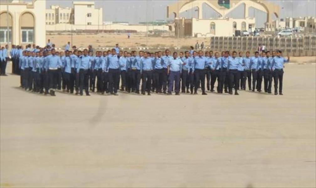 توزيع 1040 شرطيًا جديدًا على الجهات التابعة لوزارة الداخلية بـ«الموقتة»