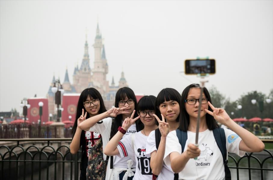 الصين تفتتح أول متنزه «ديزني»