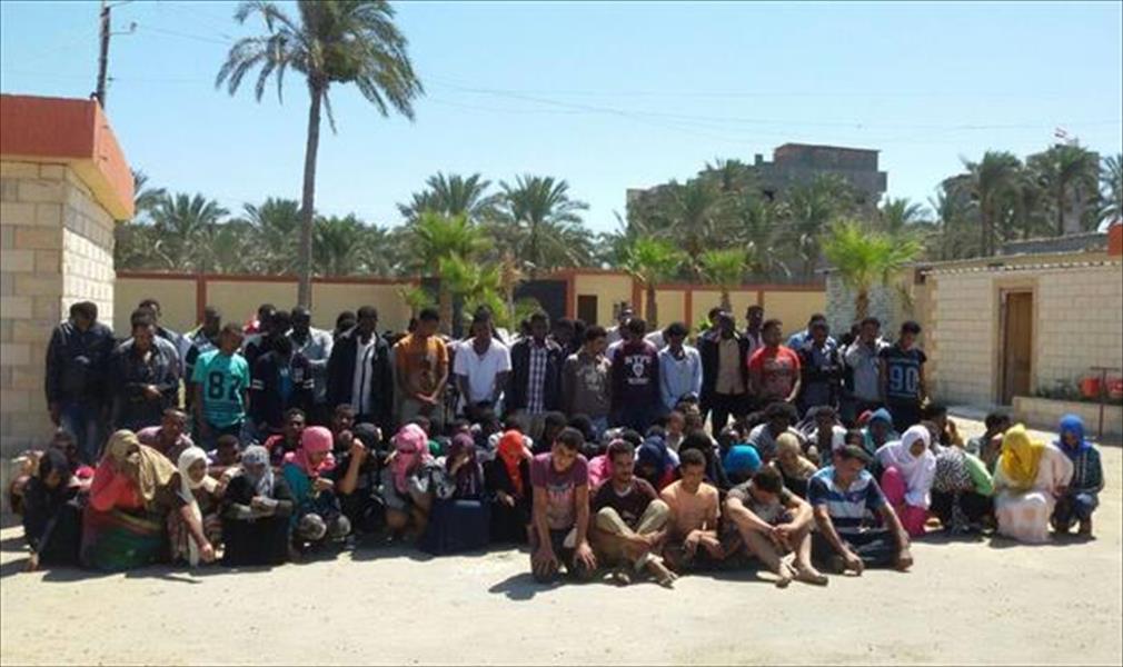 الجيش المصري يضبط مئات المهاجرين غير الشرعيين وكميات من البانجو