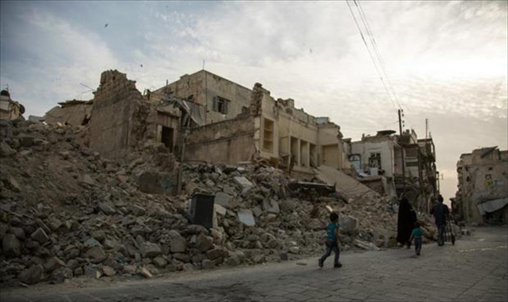 مقتل 25 مدنيًّا بينهم ستة أطفال في غارات على مدينة الرقة السورية
