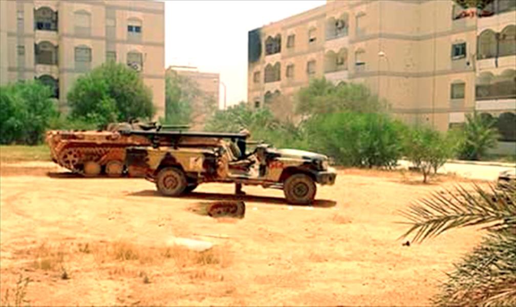 الجيش يقترب من إحكام السيطرة على عمارات قاريونس في بنغازي