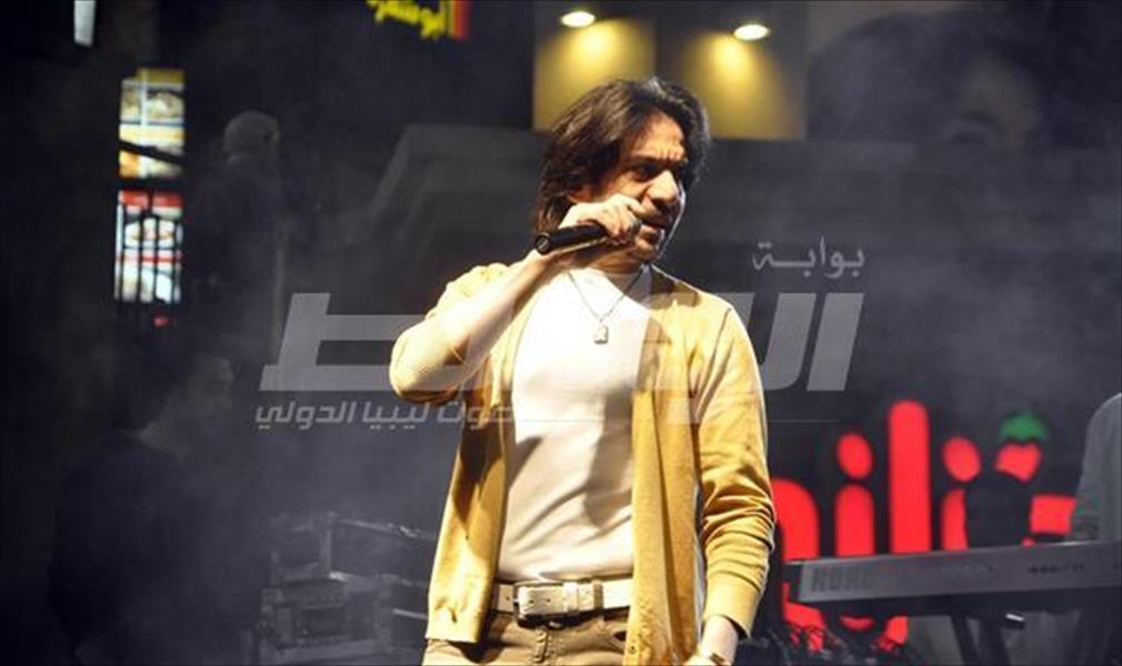 بهاء سلطان يُغني مع الجمهور بمناسبة عيد الأم