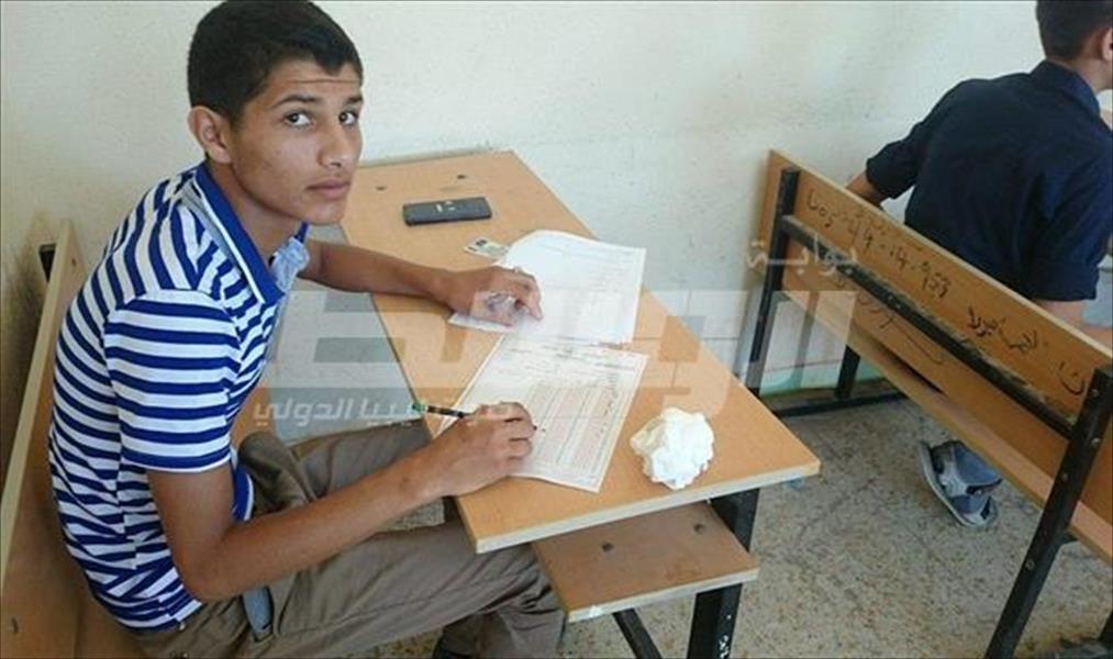 عميد بلدية طبرق يتفقد لجان امتحانات الثانوية العامة