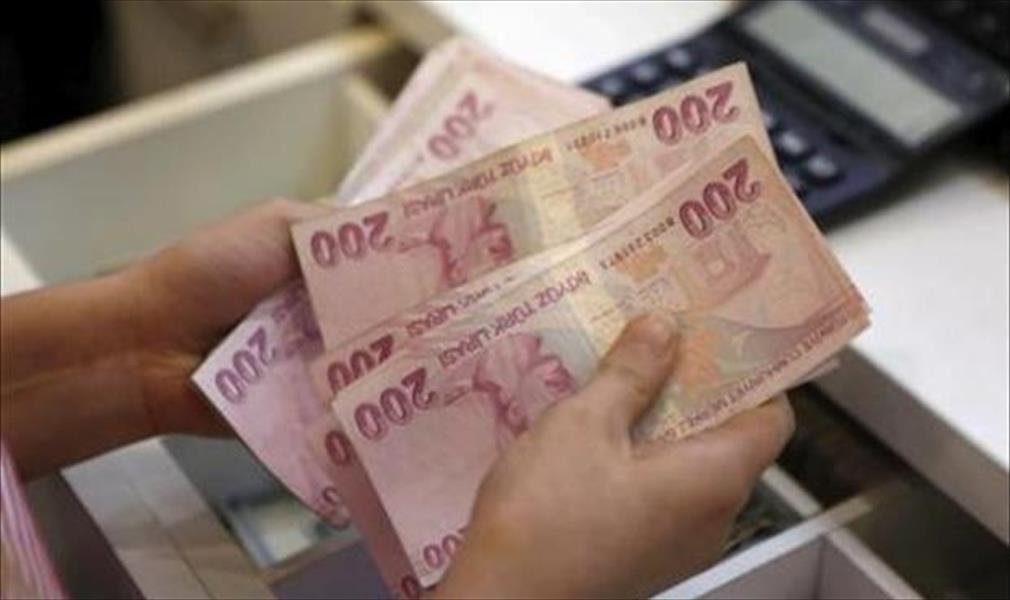 الليرة التركية تهبط لأدنى مستوى منذ 2015 أمام الدولار