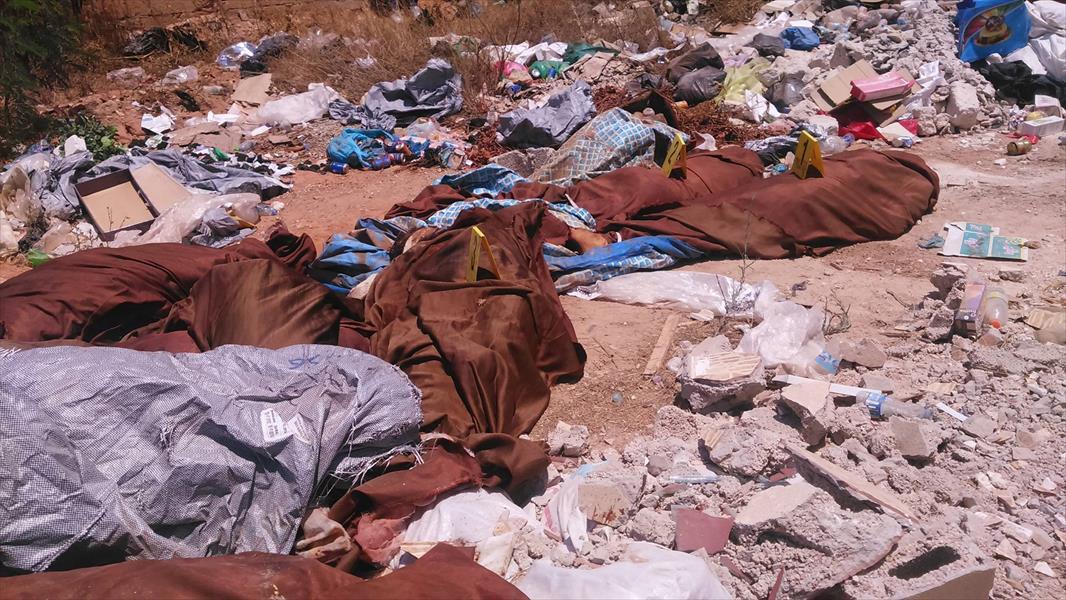 غموض حول مقتل 14 شخصا وجدت جثثهم في مكب للقمامة ببنغازي