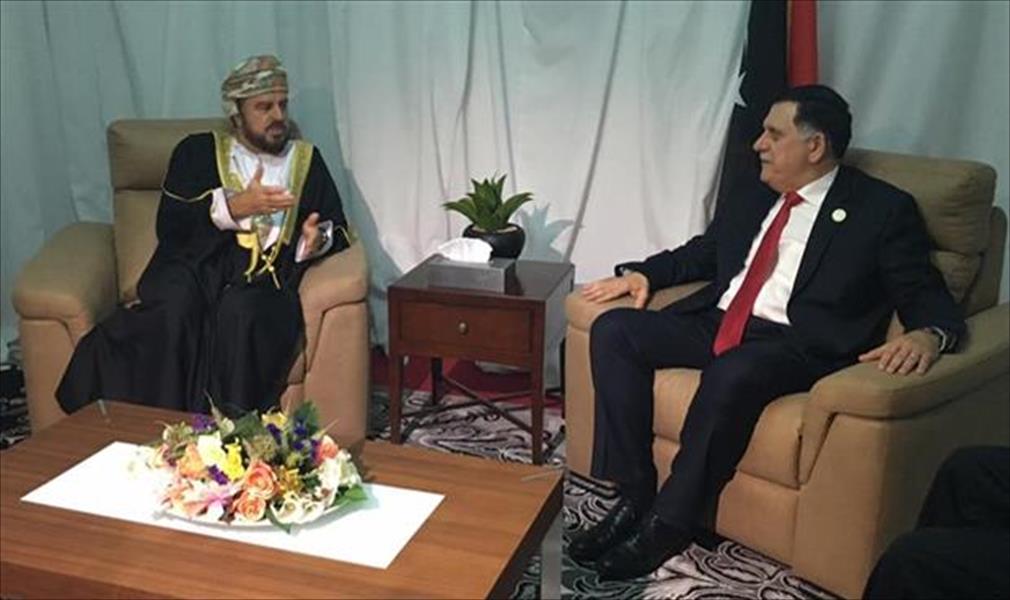 السراج يشيد بدور سلطنة عمان في دعم المصالحة الوطنية بين الليبيين