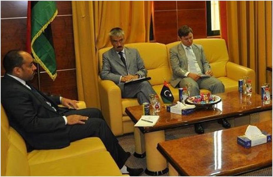 ميليت يلتقي «الرئاسي» ونواب ووزراء من حكومة الوفاق الوطني بطرابلس