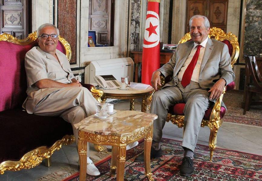 رئيس «النواب» التونسي يبحث مع خبراء اقتصاديين الوضع في البلاد