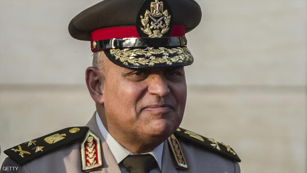 وزير الدفاع: الجيش يخوض حربًا لاقتلاع جذور الإرهاب وتأمين الحدود