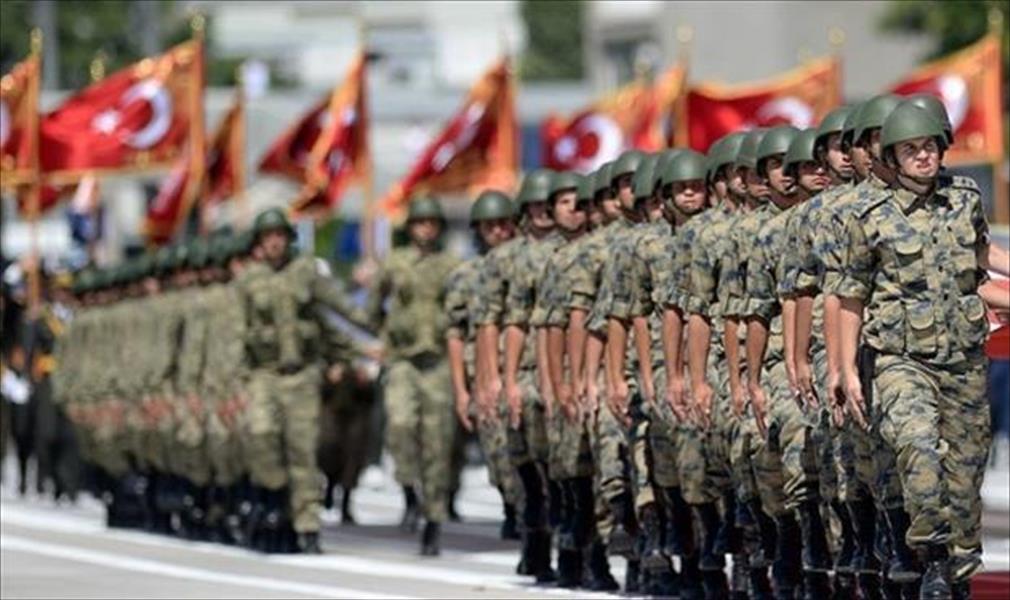 «الدفاع التركية» تسرح 820 من أفراد القوات البرية والبحرية