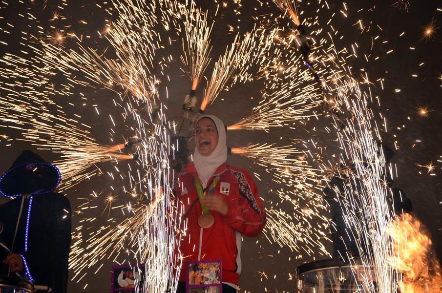 بالصور: هنيدي يشارك نجوم الرياضة احتفالاً بهداية ملاك