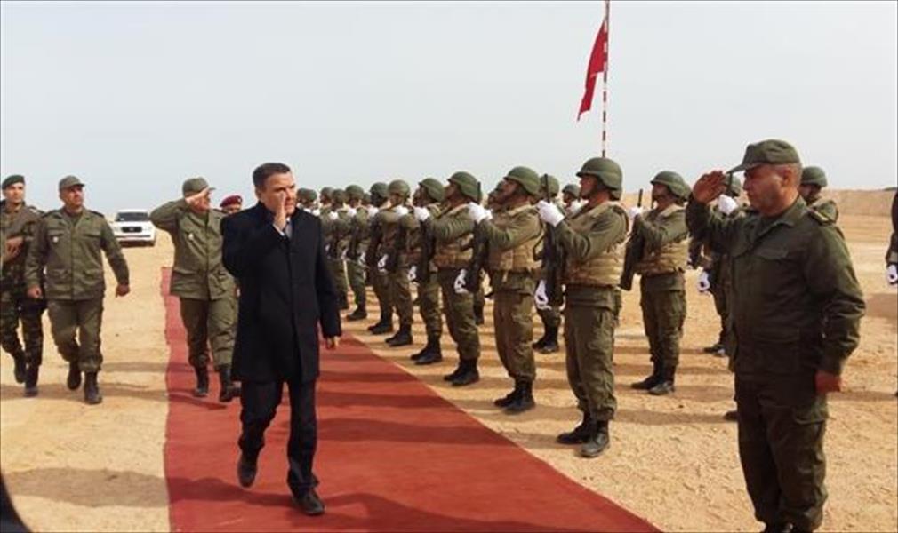 وزير الدفاع التونسي يحذر من عودة مقاتلي «داعش» من ليبيا إلى بلاده