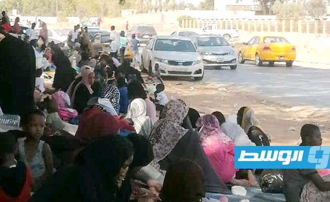 مفوضية اللاجئين تدعو إلى إطلاق سودانيين من مركز إيواء للمهاجرين في طرابلس