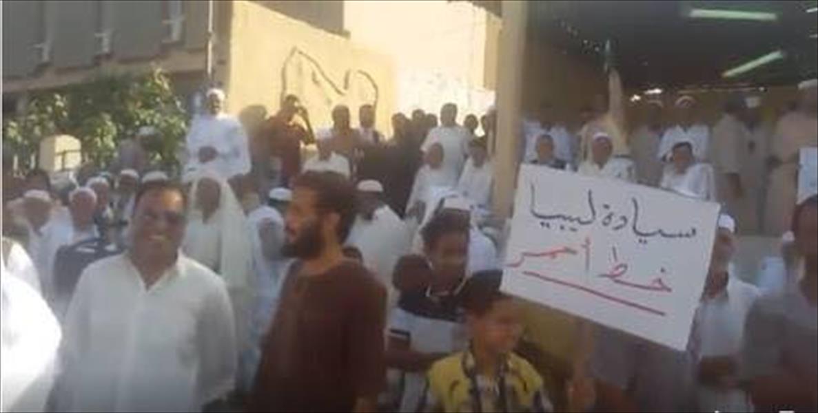 بالصور: تظاهرة مؤيدة للجيش في ساحة الكيش ببنغازي