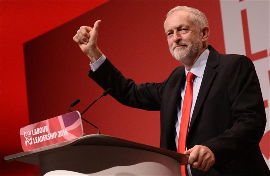 إعادة انتخاب كوربن رئيسًا لحزب العمال البريطاني المنقسم