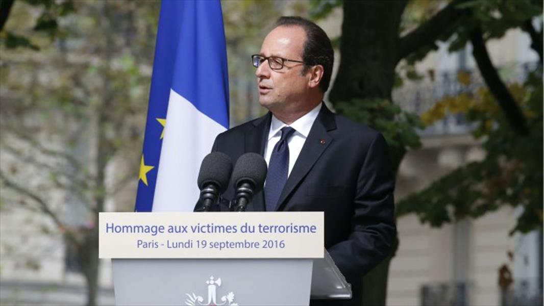 هولاند: فرنسا لن تكون «بلد مخيمات للمهاجرين»