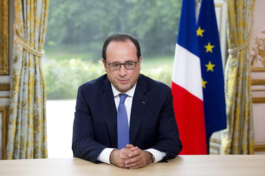 هولاند: الحكومات الفرنسية تخلت عن «الحركيين الجزائرين»