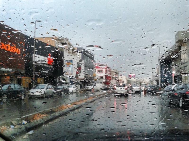 تساقط أمطار في العاصمة طرابلس
