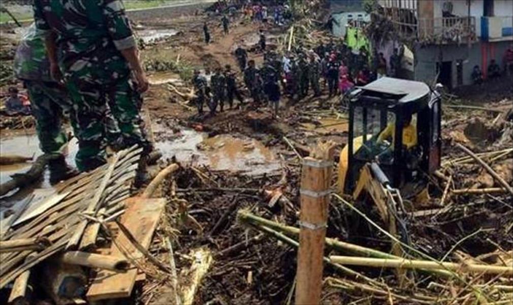 انتشال 36 جثة من ضحايا الفيضانات في إندونيسيا