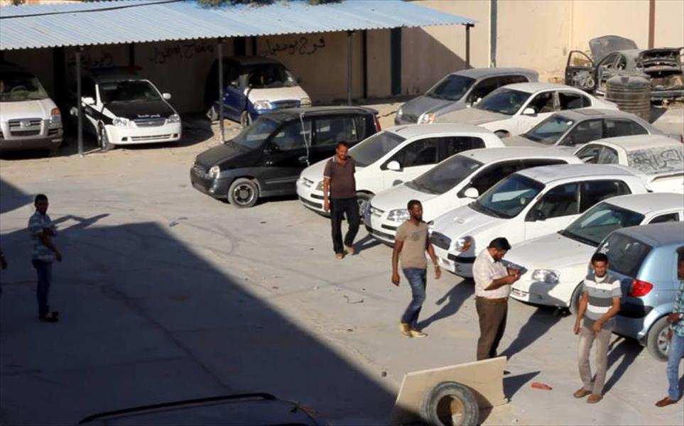 ضبط مجموعة من السيارات كانت معدة لتهريبها خارج ليبيا