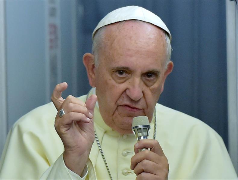 البابا فرنسيس يدعو المسؤولين عن قصف سورية إلى «مراجعة ضمائرهم»