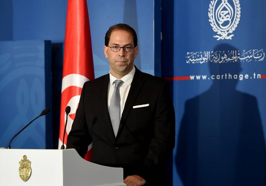 رئيس الحكومة التونسي يتوعد الفاسدين: «مكانهم السجن»