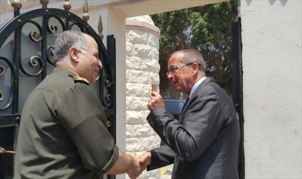 السفير حسن هريدي لـ«الوسط»: لا حل في ليبيا من دون رفع حظر تسليح الجيش
