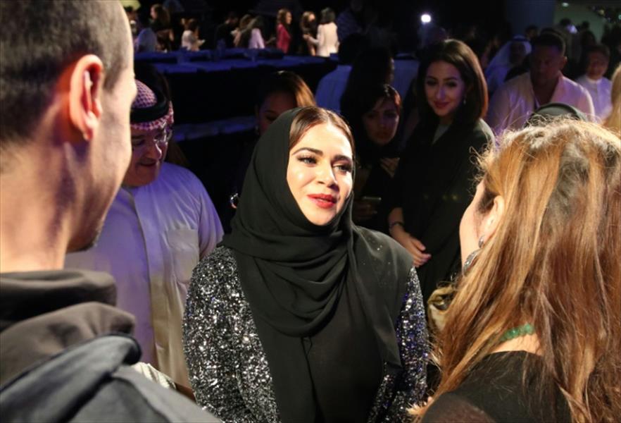 مصممة اماراتية تنقل اجواء الكرنفال لاسبوع الموضة العربي