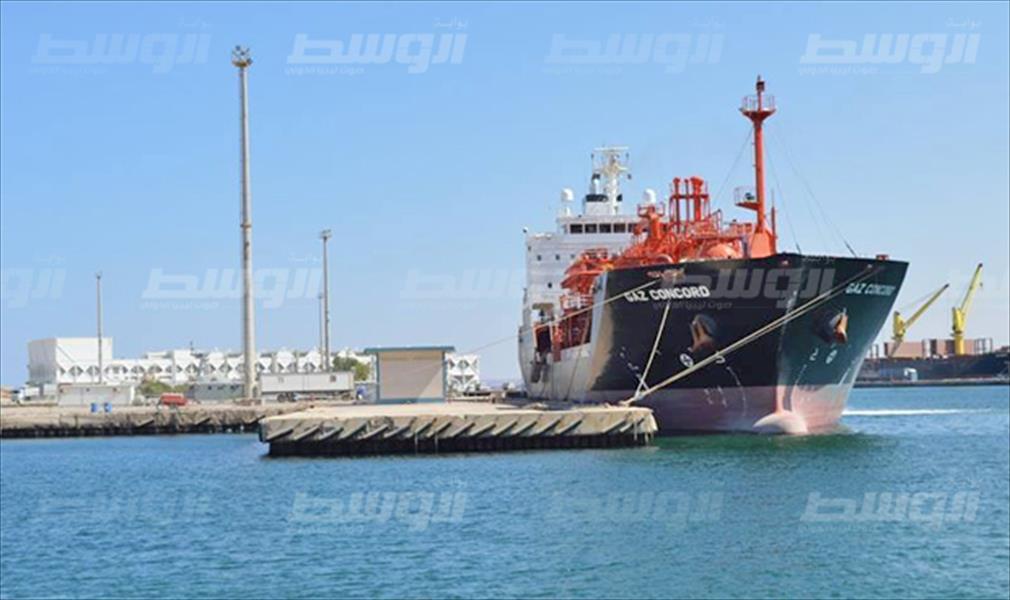 وصول ناقلة تحمل 5180 طن غاز مسال إلى ميناء طبرق