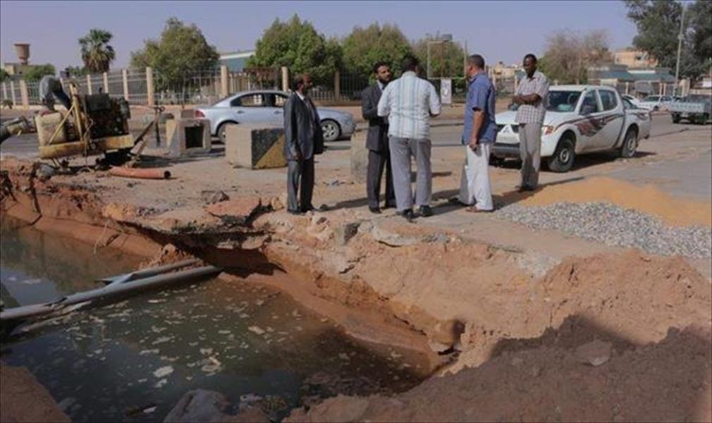 بلدية سبها تبحث أزمات الصرف الصحي