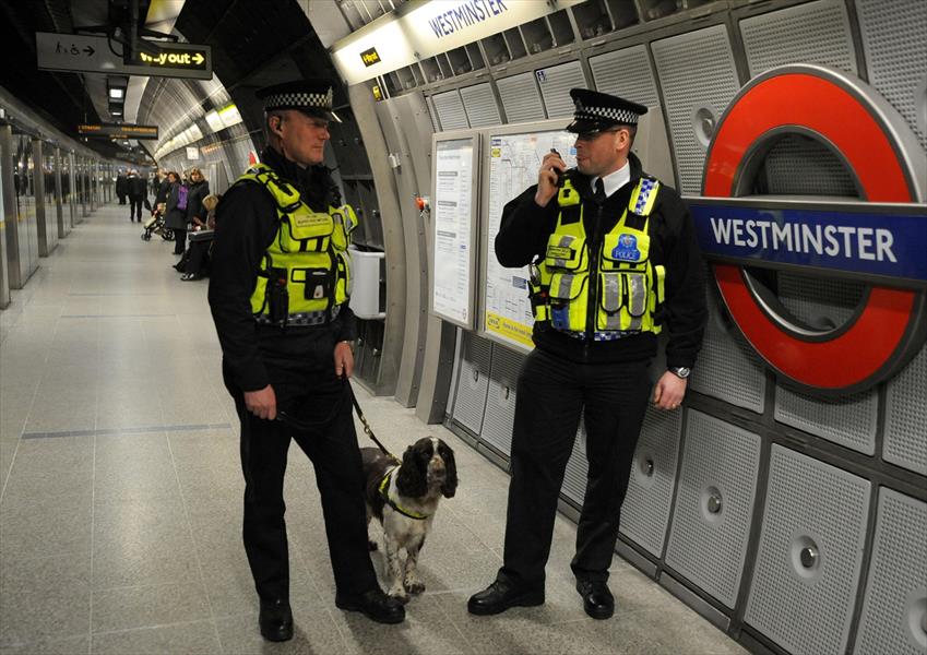 لندن تعزز أمن محطات القطارات عقب اكتشاف طرد مشبوه