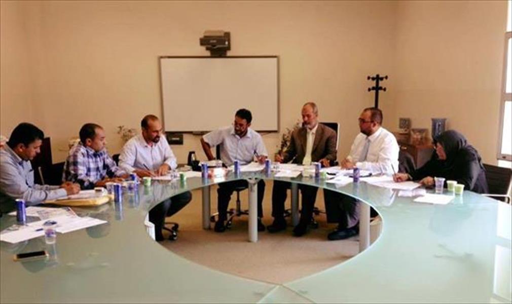 جامعة عمر المختار تبحث ترتيبات إقامة مؤتمر المشروعات الصغيرة في ليبيا