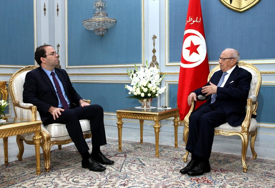 تفاصيل لقاء السبسي برئيس الحكومة التونسية ووزير الدفاع