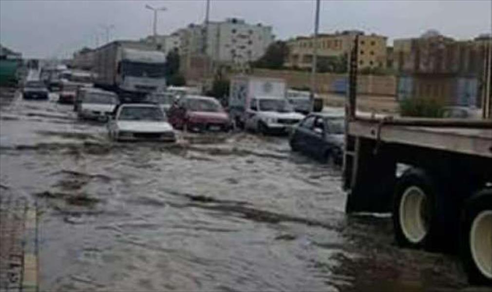 ارتفاع حصيلة السيول في مصر إلى 12 قتيلا