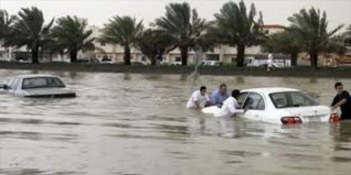 ارتفاع عدد ضحايا السيول في مصر إلى 18 قتيلاً