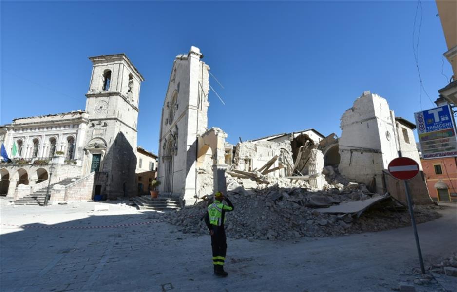 كاهن إيطالي: الزلازل «عقاب إلهي» لزواج المثليين