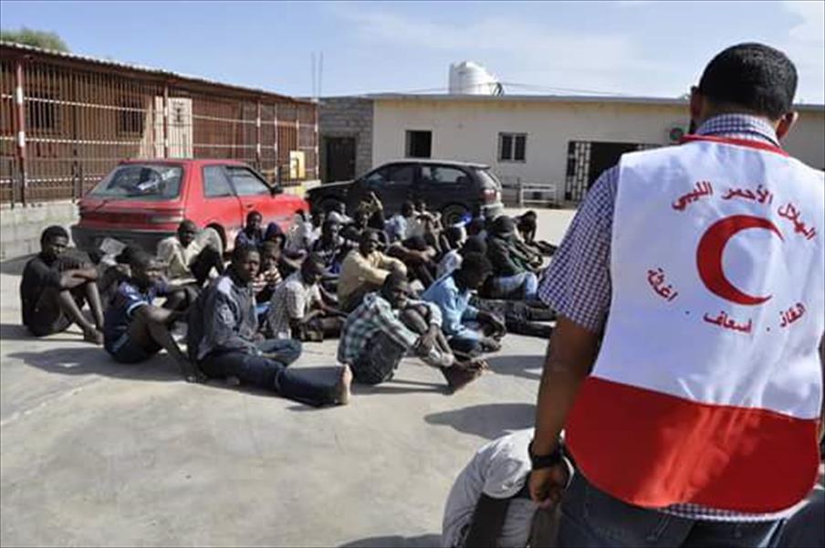 «الهلال الأحمر» يشارك في إنقاذ 114 مهاجرًا قرب السواحل الليبية