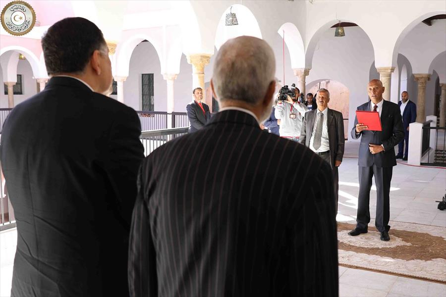 بالصور: السراج يحضر مراسم اعتماد سفراء بعض الدول بالعاصمة طرابلس
