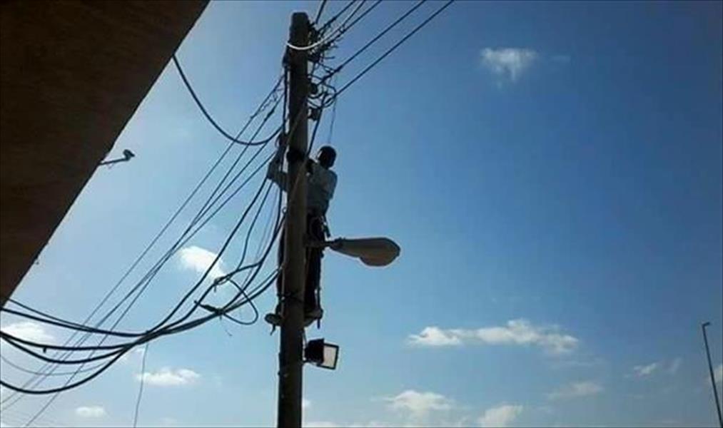 حملة لإزالة التوصيلات الكهربائية غير الشرعية في بنغازي