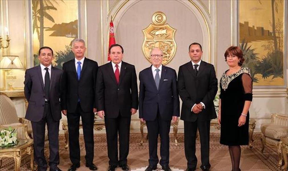 السبسي يتسلم أوراق اعتماد أربعة سفراء جدد لتونس