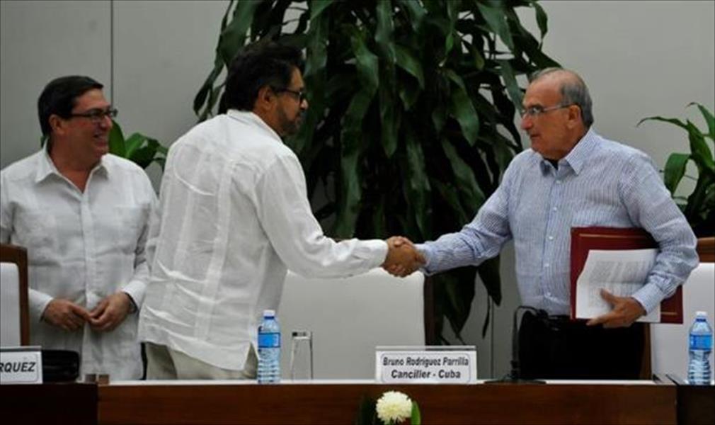 توقيع اتفاقية سلام معدلة بين الحكومة الكولومبية وحركة «فارك»